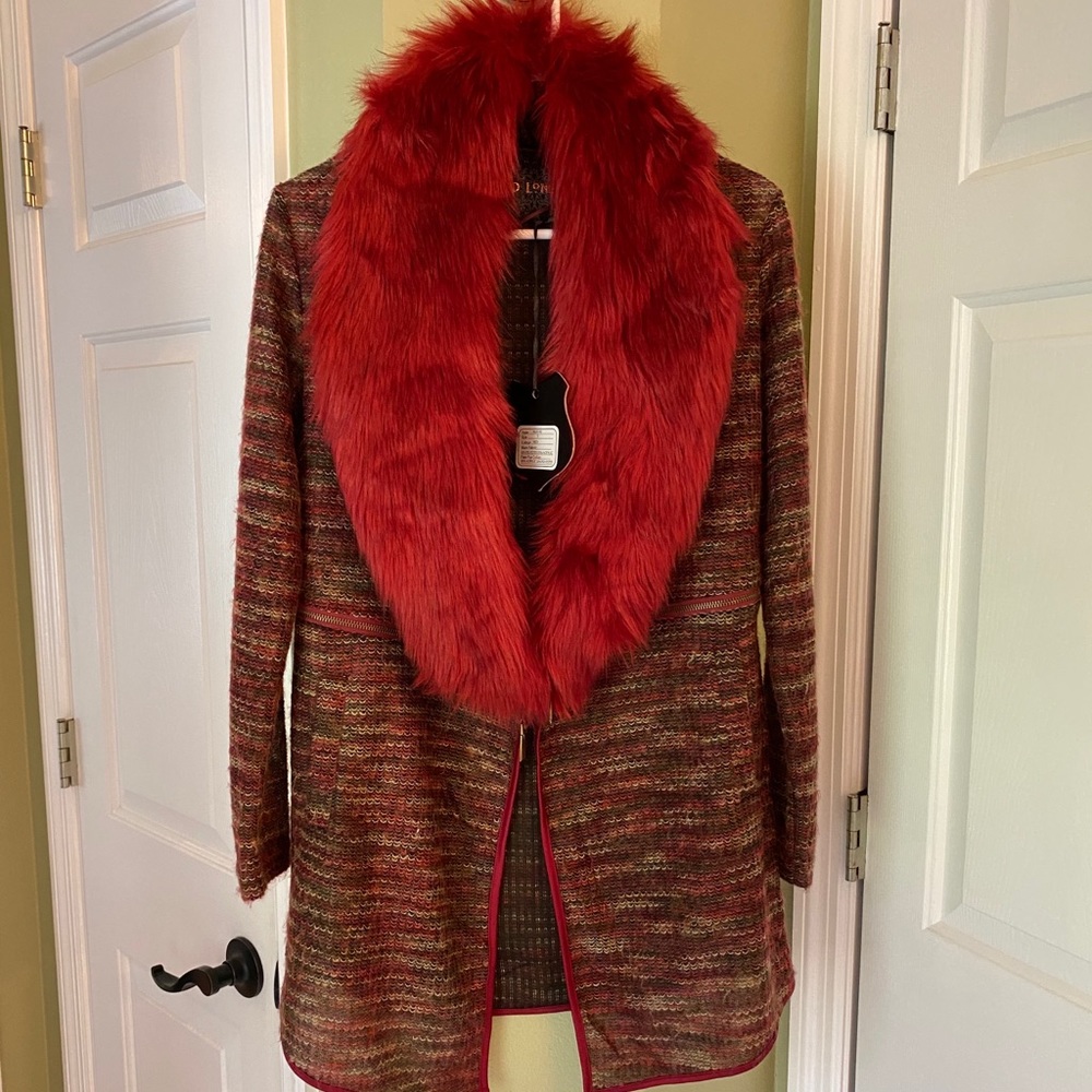 Sweater with faux fur